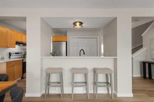 187 Elgin Way Se, Calgary, AB - Indoor Photo Showing Kitchen