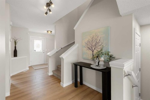 187 Elgin Way Se, Calgary, AB - Indoor Photo Showing Other Room