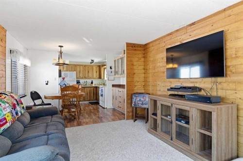 232003 Range Road 242, Namaka, AB - Indoor Photo Showing Living Room