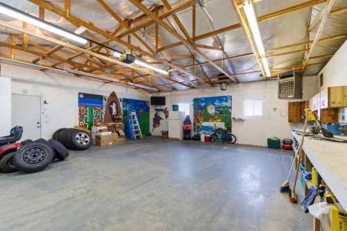 232003 Range Road 242, Namaka, AB - Indoor Photo Showing Garage