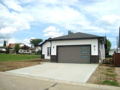 2 Evron Place, Trochu, AB - Outdoor