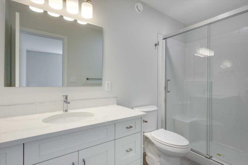2 Evron Place, Trochu, AB - Indoor Photo Showing Bathroom