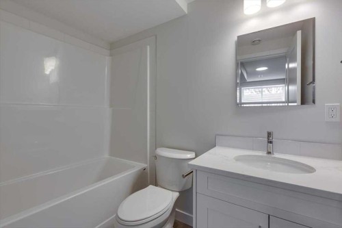 2 Evron Place, Trochu, AB - Indoor Photo Showing Bathroom