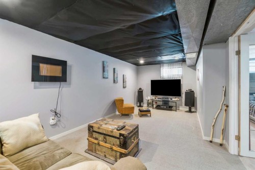 126 Springwood Drive Sw, Calgary, AB - Indoor