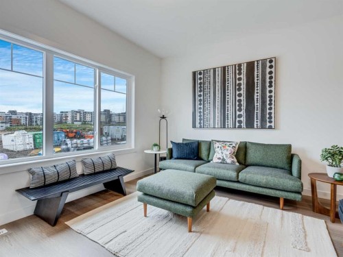 2221 81St Street Sw, Calgary, AB - Indoor Photo Showing Living Room
