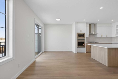 159 Greenwich Drive Nw, Calgary, AB - Indoor Photo Showing Kitchen