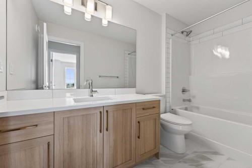 159 Greenwich Drive Nw, Calgary, AB - Indoor Photo Showing Bathroom