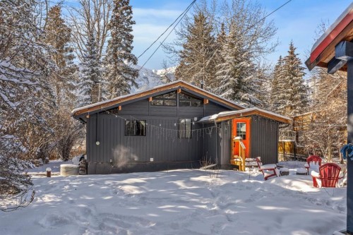 126 Elk Street, Harvie Heights, AB - Outdoor