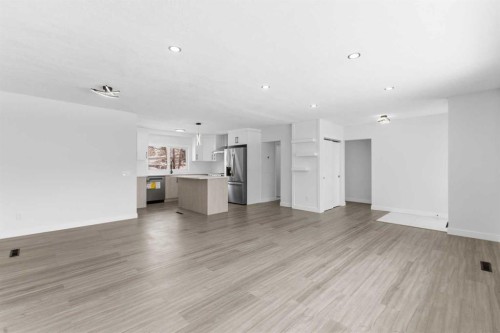 1412 19 Street Ne, Calgary, AB - Indoor