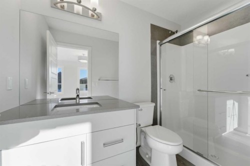 8 Heartwood Lane Se, Calgary, AB - Indoor Photo Showing Bathroom