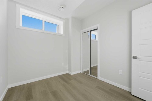8 Heartwood Lane Se, Calgary, AB - Indoor Photo Showing Other Room