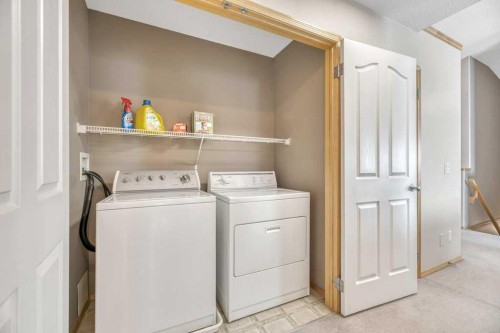 133 Parklane Drive, Strathmore, AB - Indoor Photo Showing Laundry Room
