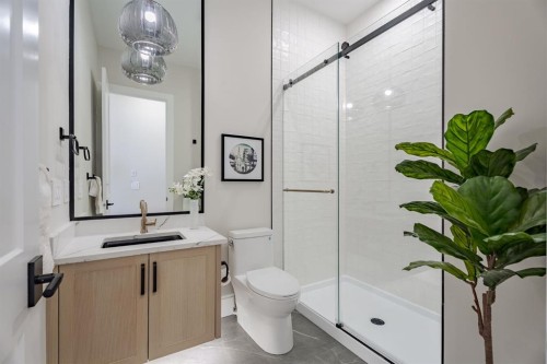 2057 Waterbury Road, Chestermere, AB - Indoor Photo Showing Bathroom