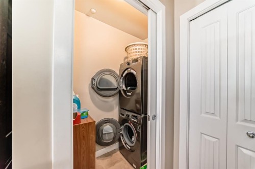 107-1005A Westmount Drive, Strathmore, AB - Indoor Photo Showing Laundry Room