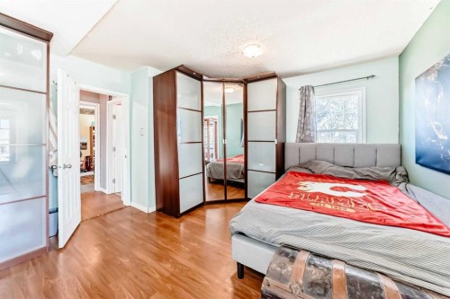 3 Cochrane Lake Trail, Cochrane Lake, AB - Indoor Photo Showing Bedroom