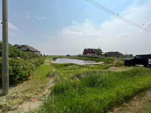 421 Railway, Cheadle, AB 