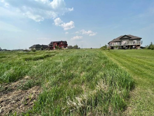 421 Railway, Cheadle, AB 