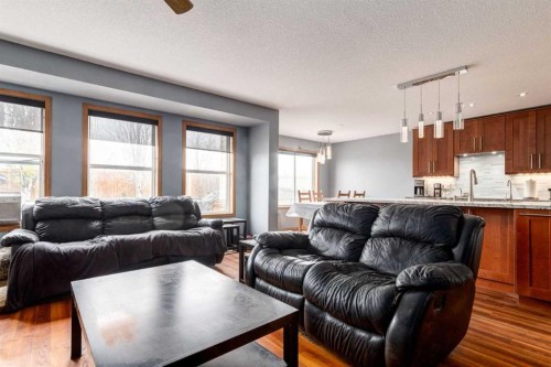 191 Panamount Heights Nw, Calgary, AB - Indoor Photo Showing Living Room