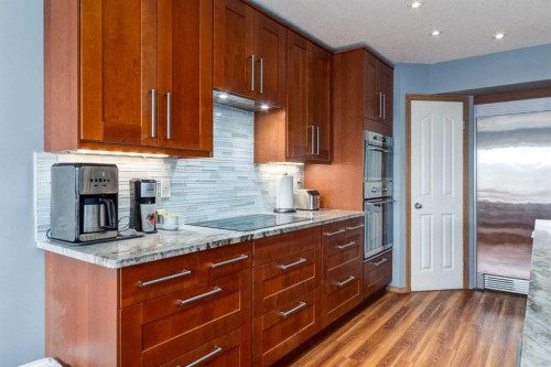 191 Panamount Heights Nw, Calgary, AB - Indoor Photo Showing Kitchen