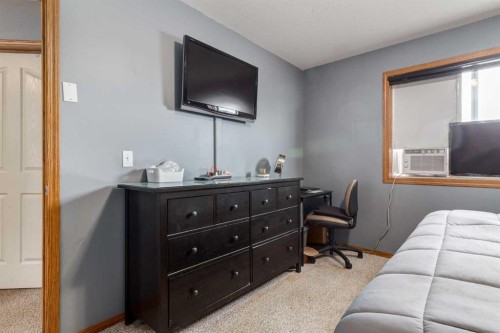 191 Panamount Heights Nw, Calgary, AB - Indoor Photo Showing Other Room