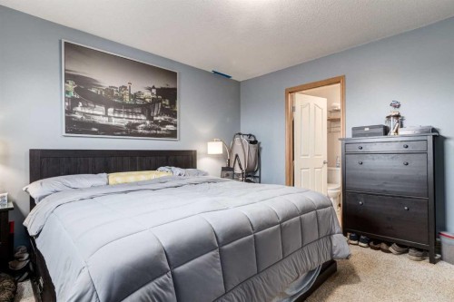 191 Panamount Heights Nw, Calgary, AB - Indoor Photo Showing Bedroom
