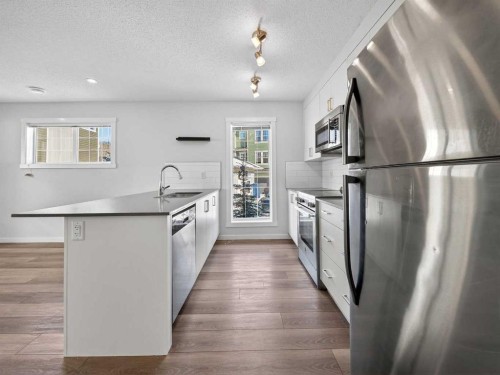 302 Cranbrook Square Se, Calgary, AB 