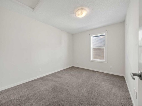 302 Cranbrook Square Se, Calgary, AB 