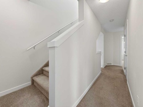 302 Cranbrook Square Se, Calgary, AB 