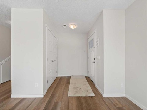 302 Cranbrook Square Se, Calgary, AB 