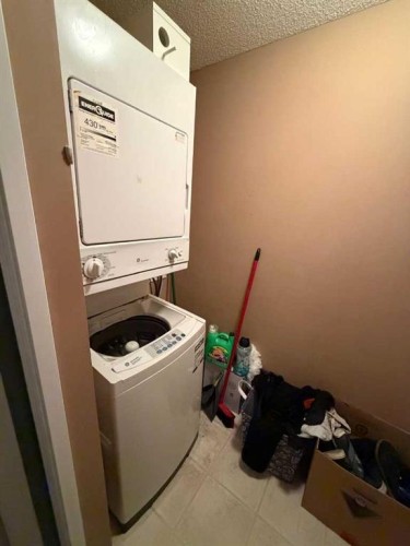 3316-60 Panatella Street Nw, Calgary, AB - Indoor Photo Showing Laundry Room