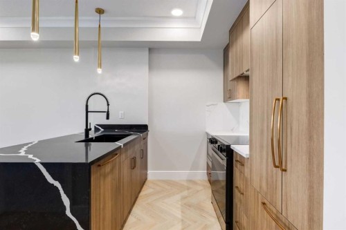 511-330 Dieppe Drive Sw, Calgary, AB - Indoor Photo Showing Kitchen