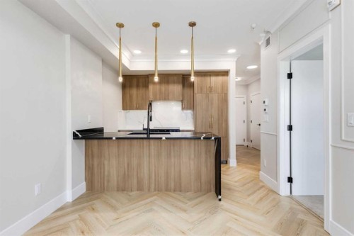 511-330 Dieppe Drive Sw, Calgary, AB - Indoor Photo Showing Kitchen