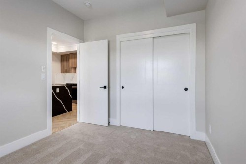 516-330 Dieppe Drive Sw, Calgary, AB - Indoor Photo Showing Other Room