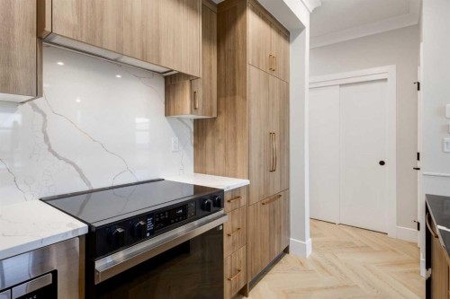 516-330 Dieppe Drive Sw, Calgary, AB - Indoor Photo Showing Kitchen