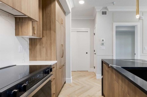 516-330 Dieppe Drive Sw, Calgary, AB - Indoor Photo Showing Kitchen