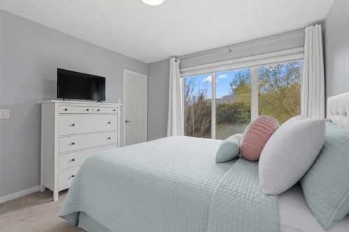 3304 2 Street Ne, Calgary, AB - Indoor Photo Showing Bedroom