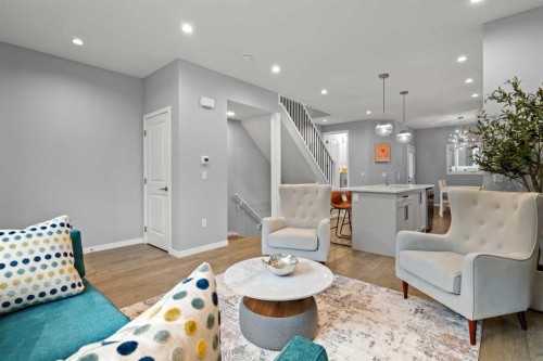 3304 2 Street Ne, Calgary, AB - Indoor Photo Showing Living Room