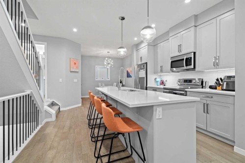 3304 2 Street Ne, Calgary, AB - Indoor Photo Showing Kitchen With Upgraded Kitchen