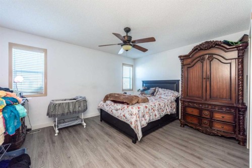 33 Marth'S  Meadow Place Ne, Calgary, AB - Indoor Photo Showing Bedroom