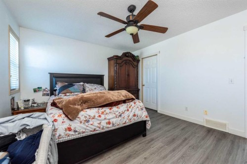 33 Marth'S  Meadow Place Ne, Calgary, AB - Indoor Photo Showing Bedroom