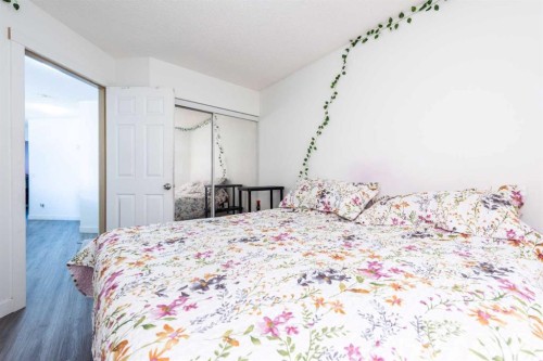 33 Marth'S  Meadow Place Ne, Calgary, AB - Indoor Photo Showing Bedroom