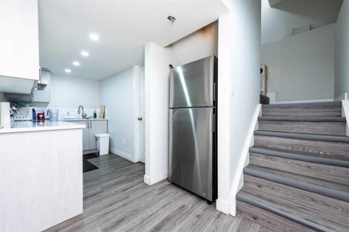 33 Marth'S  Meadow Place Ne, Calgary, AB - Indoor Photo Showing Kitchen