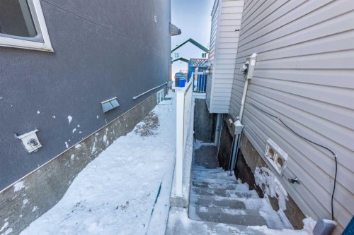 33 Marth'S  Meadow Place Ne, Calgary, AB - Outdoor With Exterior