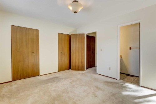 4620 31 Avenue Ne, Calgary, AB - Indoor Photo Showing Other Room