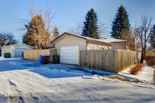 4620 31 Avenue Ne, Calgary, AB - Outdoor