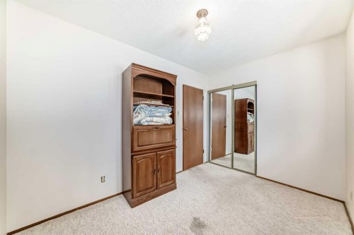 3408 Boulton Road Nw, Calgary, AB - Indoor Photo Showing Other Room