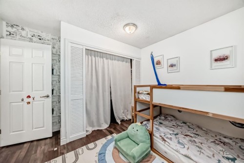 131 Huntstrom Drive Ne, Calgary, AB - Indoor Photo Showing Bedroom