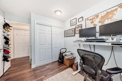 131 Huntstrom Drive Ne, Calgary, AB - Indoor Photo Showing Office