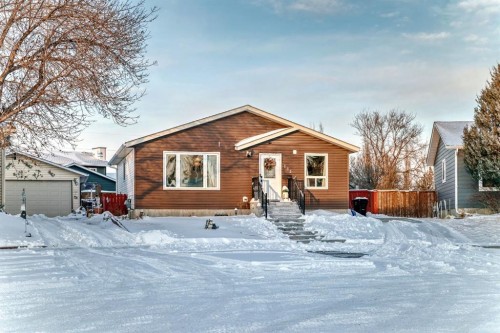 131 Huntstrom Drive Ne, Calgary, AB - Outdoor