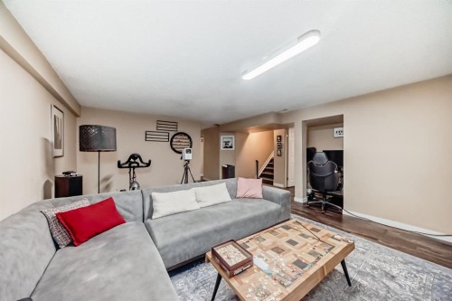 131 Huntstrom Drive Ne, Calgary, AB - Indoor Photo Showing Living Room